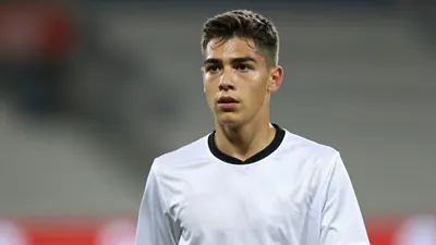 Hajduk Splitove igrača Adama Gura mogući prednost prema Arsenalu za prebacivanje, rekao je njegov agent